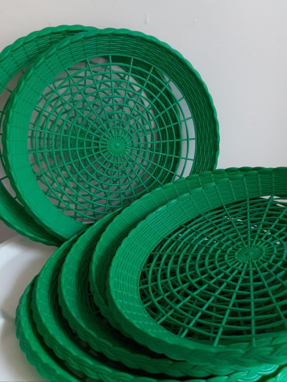 *2 for $20 deal* Retro Green Plastic Party Serving Trays - Set of 7